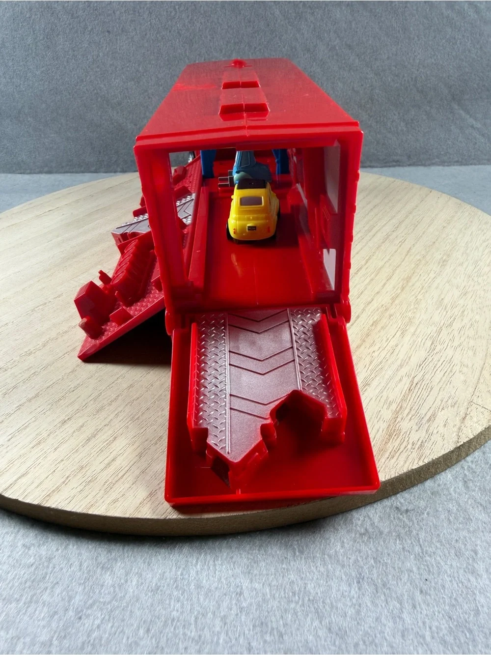 Disney/Pixar Cars 3 Traveling Mack vehicle and play set
